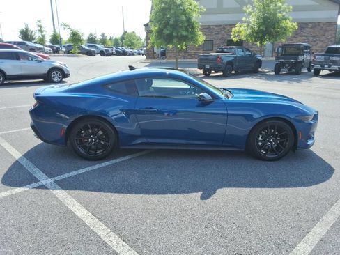 Used 2024 Ford Mustang Coupe RWD image 4