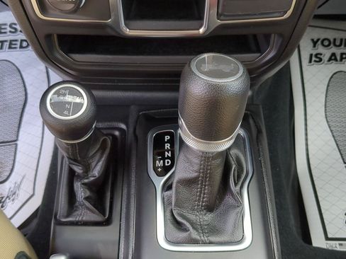 Used 2023 Jeep Wrangler Unlimited Sport AWD/4WD image 16
