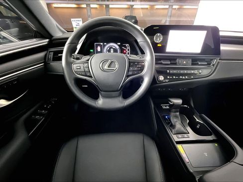 Used 2025 Lexus ES 300h w/ Premium Package image 5