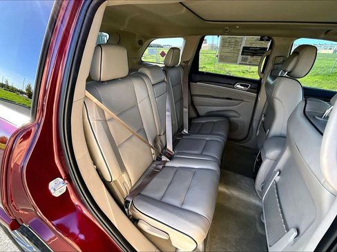 Used 2017 Jeep Grand Cherokee Overland image 20