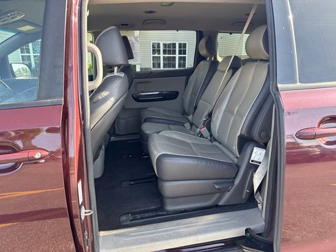 Used 2017 Kia Sedona EX FWD image 11