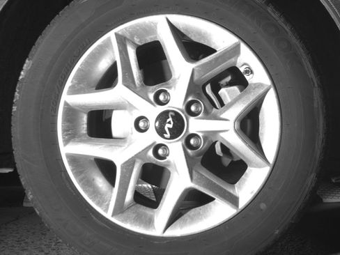 Used 2025 Kia Soul LX w/ LX Technology Package FWD image 16