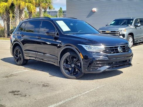 Used 2023 Volkswagen Tiguan SE R-Line image 34