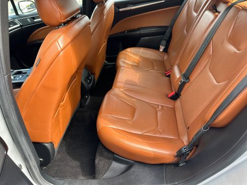 Used 2019 Ford Fusion Titanium FWD image 17