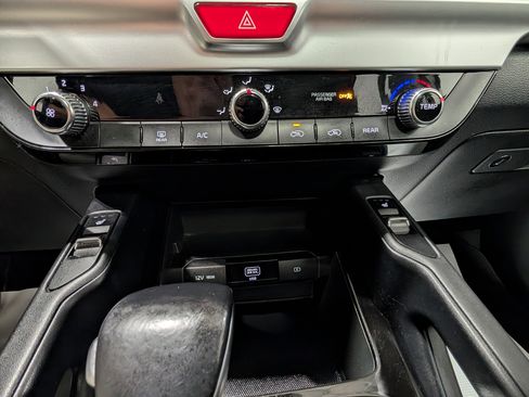 Used 2020 Kia Telluride S w/ S 8 Passenger Seating Package AWD/4WD image 25