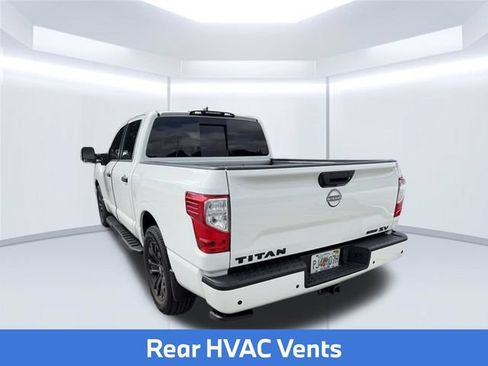 Used 2024 Nissan Titan SV RWD image 9