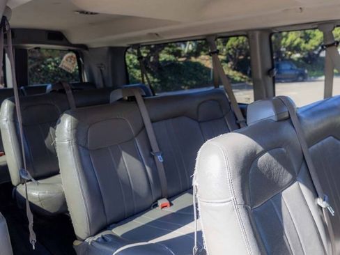 Used 2015 GMC Savana 3500 LS w/ Chrome Appearance Package image 33