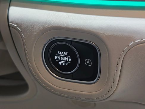 Used 2025 Mercedes-Benz Maybach GLS 600 4MATIC image 38