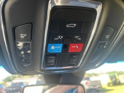 Used 2024 Jeep Grand Cherokee Altitude AWD/4WD image 25
