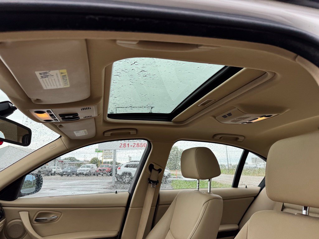 Used 2009 BMW 328i xDrive Sedan AWD/4WD image 7