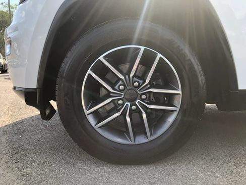 Used 2020 Jeep Grand Cherokee Limited w/ Luxury Group II image 12