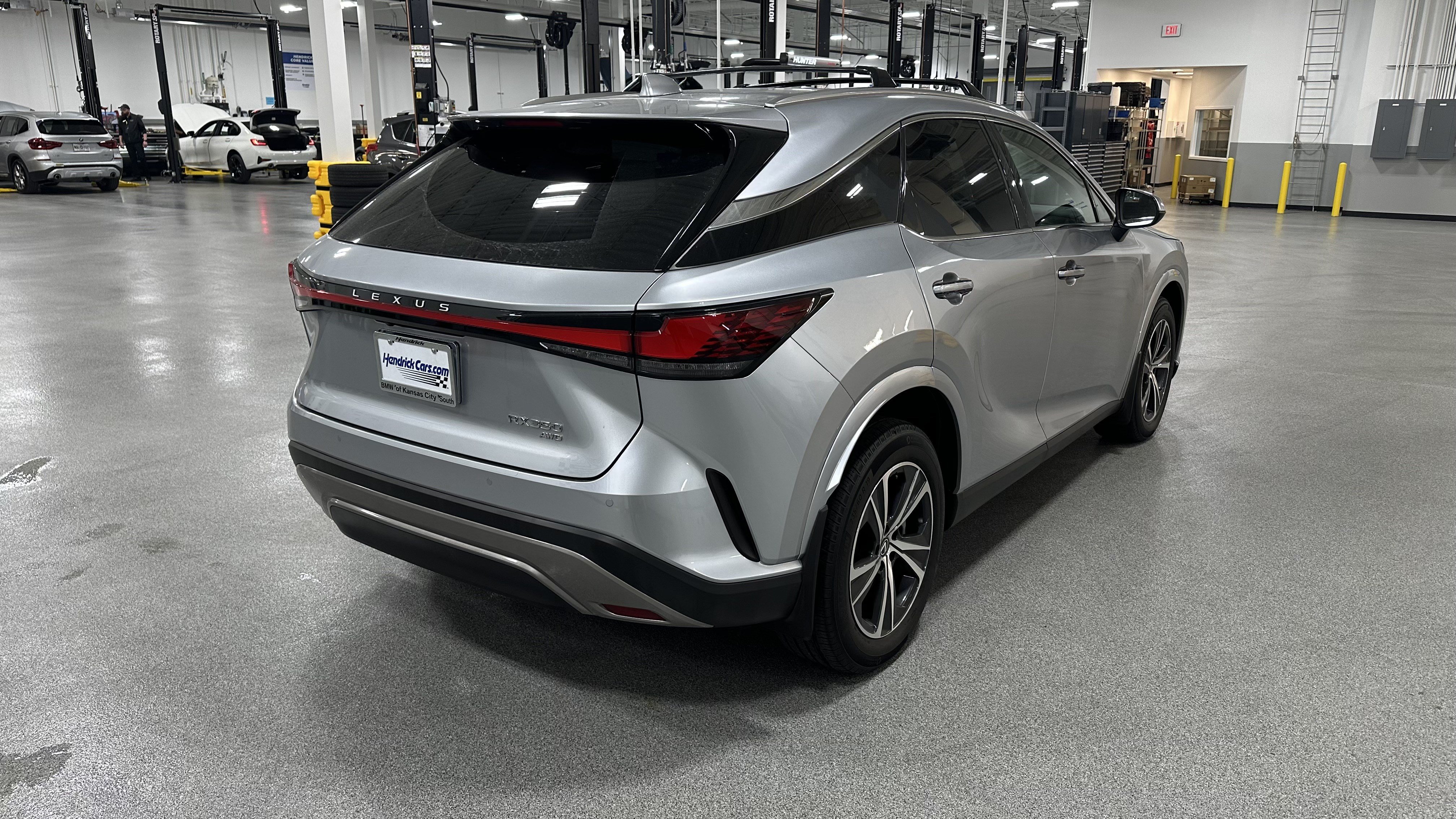 Used 2023 Lexus RX 350 Premium w/ Accessory Package AWD/4WD image 10