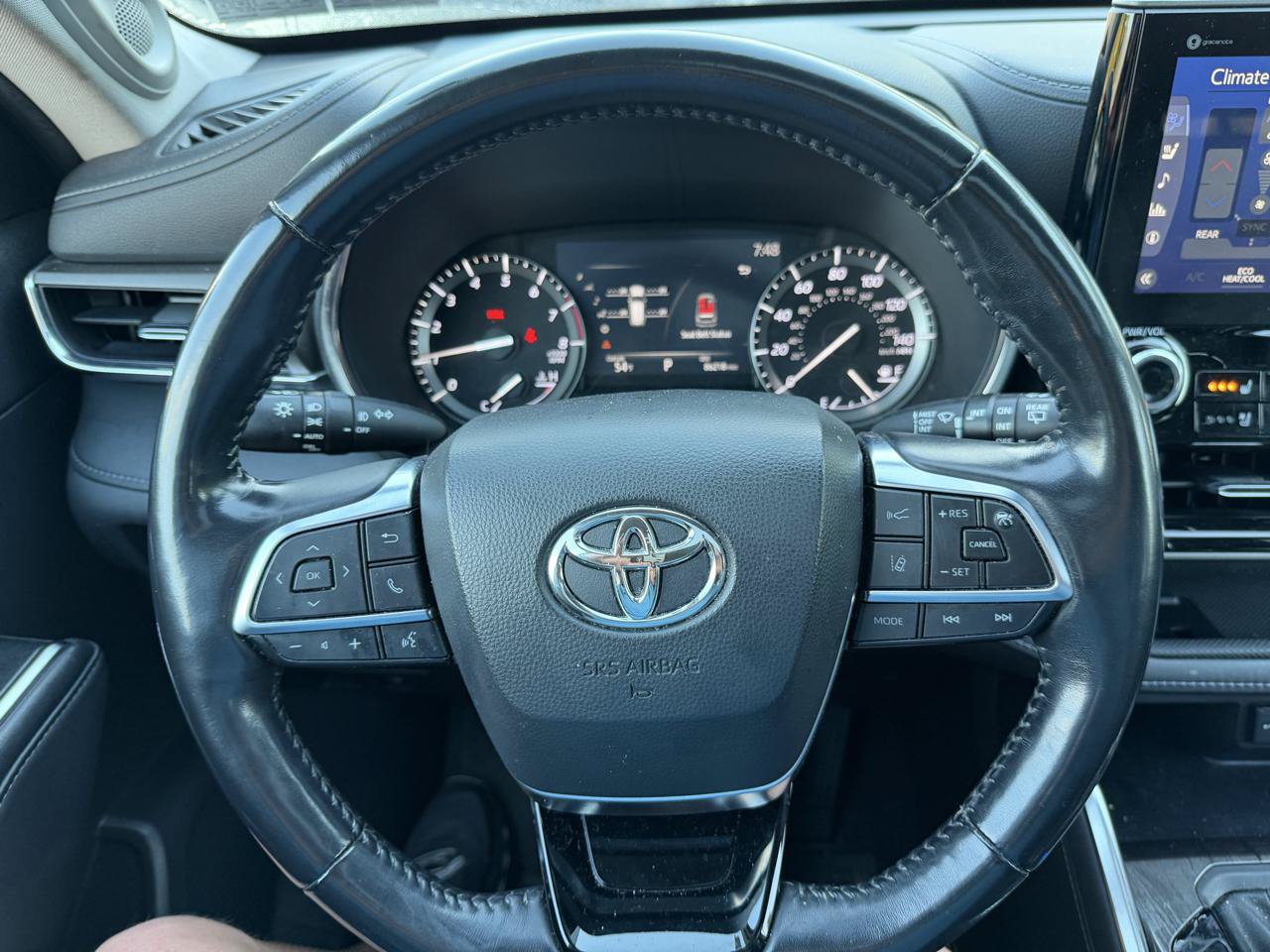 Used 2021 Toyota Highlander Limited AWD/4WD image 16