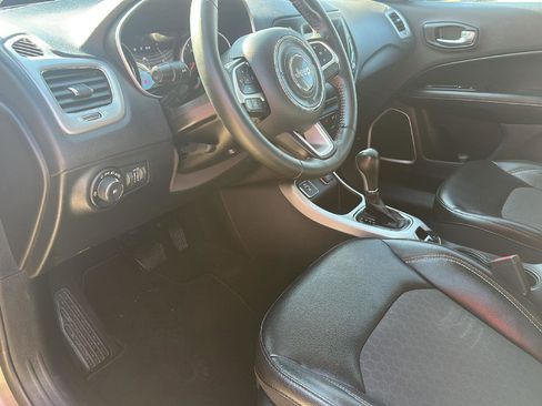 Used 2019 Jeep Compass Latitude w/ Safety & Security Group image 10