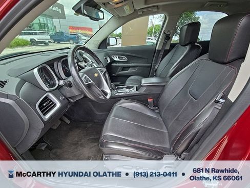 Used 2017 Chevrolet Equinox Premier w/ Enhanced Convenience Package AWD/4WD image 4