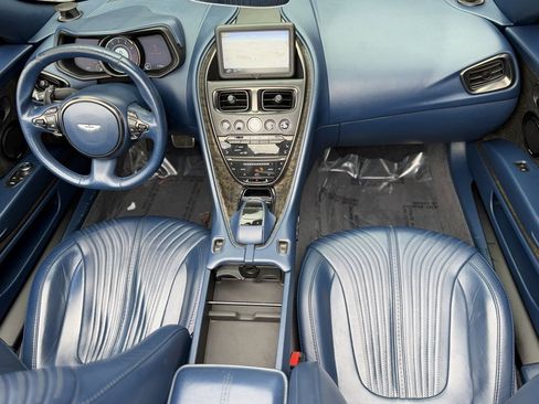 Used 2019 Aston Martin DB11 Volante image 43