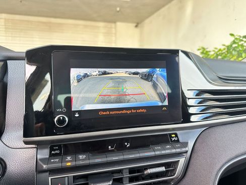 Used 2025 Toyota Camry LE image 17