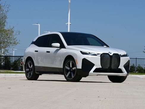 Certified 2025 BMW iX xDrive50 w/ Premium Package AWD/4WD image 2
