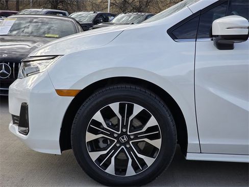 Used 2025 Honda Odyssey Elite image 5