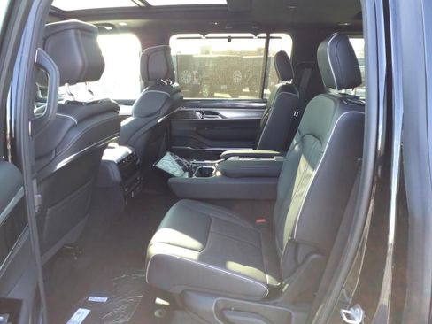 New 2023 Jeep Grand Wagoneer Series II image 10