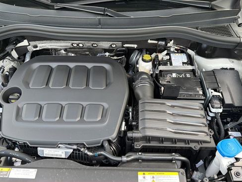 New 2026 Volkswagen Tiguan SE R-Line FWD image 31