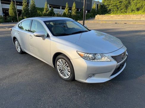 Used 2015 Lexus ES 350 w/ Premium Package FWD image 4