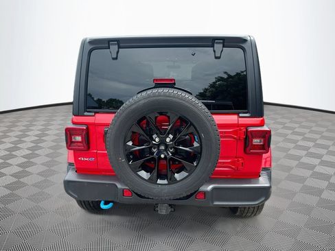 Used 2022 Jeep Wrangler Unlimited Sahara AWD/4WD image 7