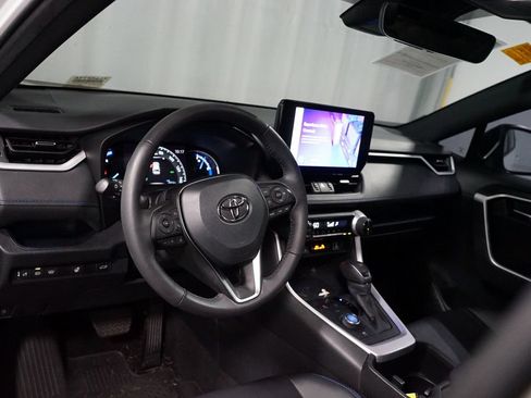 Used 2024 Toyota RAV4 XSE w/ Weather Package AWD/4WD image 7