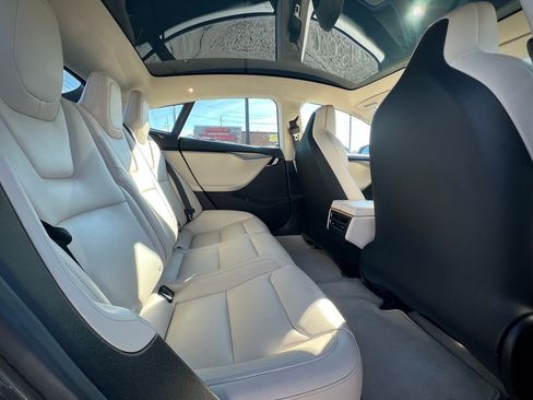 Used 2018 Tesla Model S 100D image 28