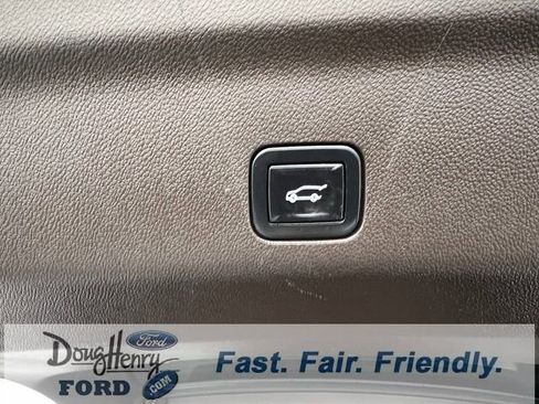 Used 2022 GMC Yukon SLT w/ SLT Premium Package image 35