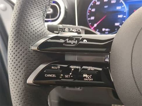 Used 2026 Mercedes-Benz GLC 300 4MATIC image 25