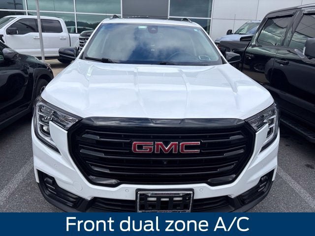 Used 2024 GMC Terrain SLT w/ Infotainment Package II AWD/4WD image 17