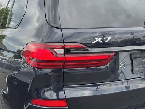 Used 2021 BMW X7 xDrive40i w/ M Sport Package AWD/4WD image 12