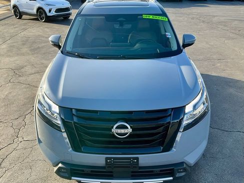 Used 2023 Nissan Pathfinder Platinum w/ Black Appearance Package image 7