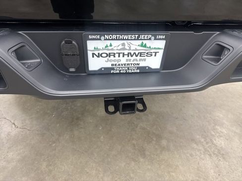 Used 2025 Jeep Gladiator Willys image 20