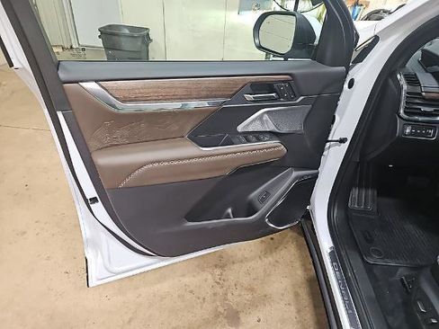 New 2026 GMC Acadia Denali Ultimate w/ LPO, All-Weather Package image 10