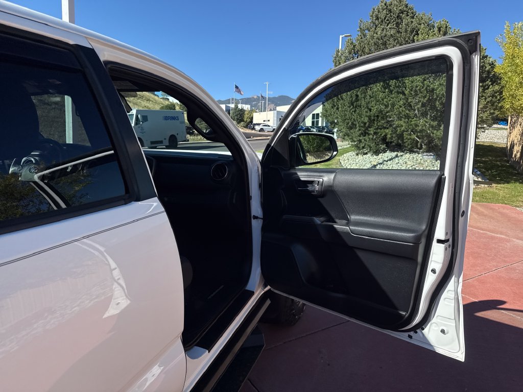Used 2019 Toyota Tacoma TRD Off-Road AWD/4WD image 27