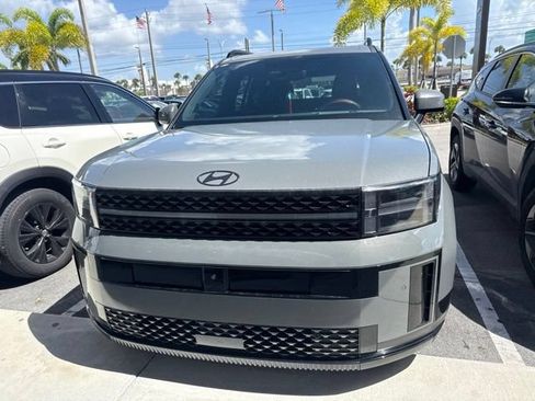 Used 2025 Hyundai Santa Fe Calligraphy FWD image 2