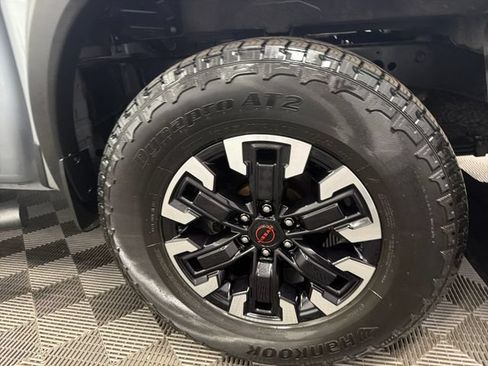 Used 2024 Nissan Frontier PRO-4X w/ Technology Package AWD/4WD image 32