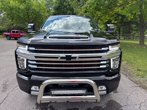 Used 2022 Chevrolet Silverado 2500 High Country w/ Z71 Off-Road Package AWD/4WD image 9
