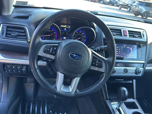 Used 2017 Subaru Outback 2.5i Limited image 9