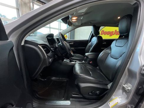 Used 2020 Jeep Cherokee Limited FWD image 11