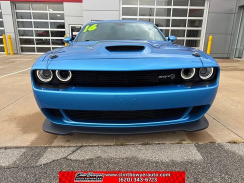 Used 2016 Dodge Challenger SRT Hellcat RWD image 9