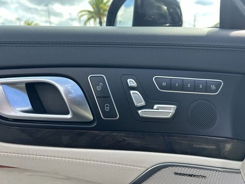 Used 2015 Mercedes-Benz SL 63 AMG image 36