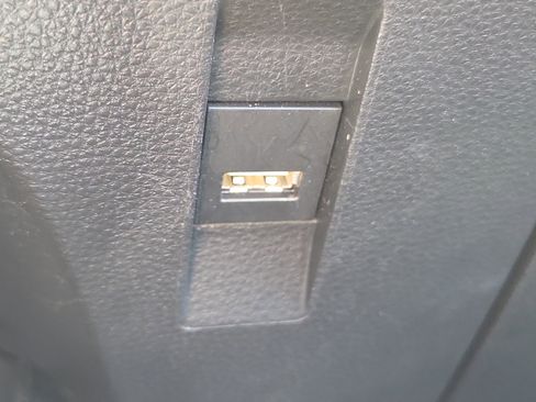 Used 2022 Toyota Corolla LE image 29