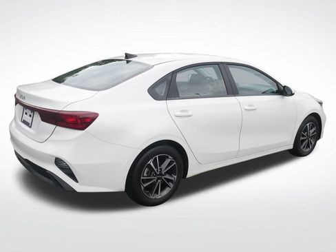 Used 2024 Kia Forte LXS FWD image 9