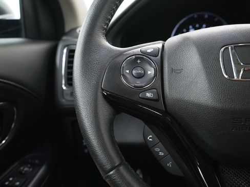 Used 2021 Honda HR-V Touring image 24