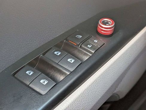 Used 2018 Toyota Camry SE FWD image 21
