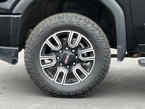 Used 2022 GMC Sierra 2500 AT4 image 26
