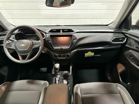 Used 2021 Chevrolet TrailBlazer LT w/ Sun and Liftgate Package image 13